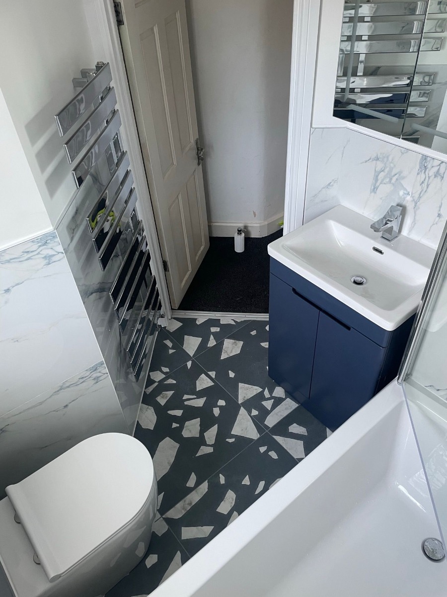 Bathroom Fitter: Image 1